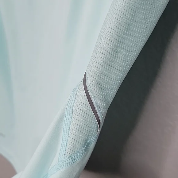 Nike Dri-Fit Light Blue Shortsleeve Teeshirt - Picture 5 of 8